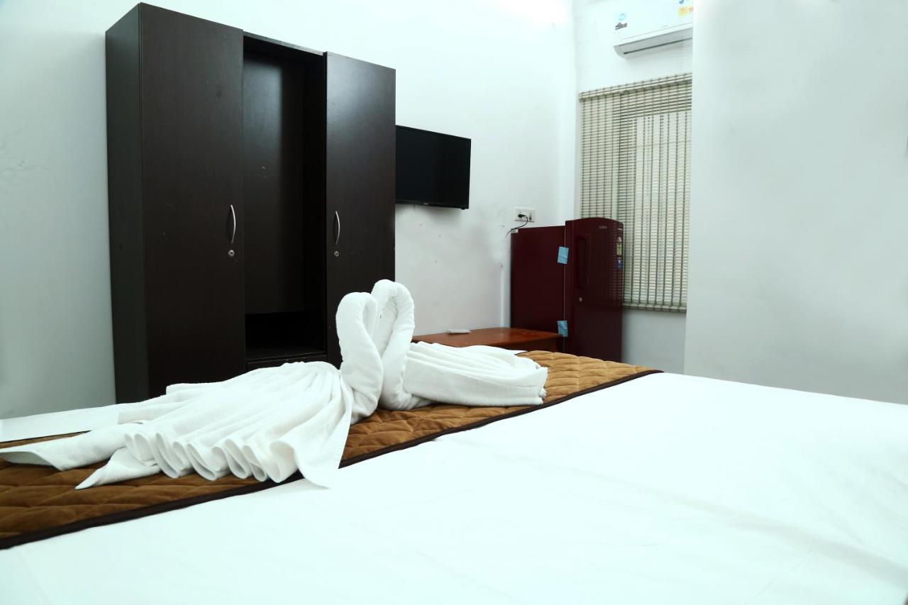 Hotel Awa Residency à Kochi Extérieur photo