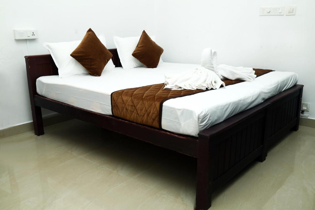 Hotel Awa Residency à Kochi Extérieur photo